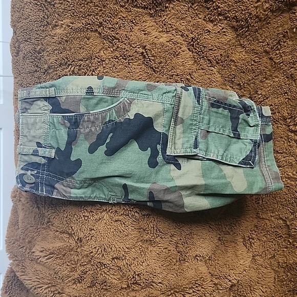 Shorts - Picture 4 of 5